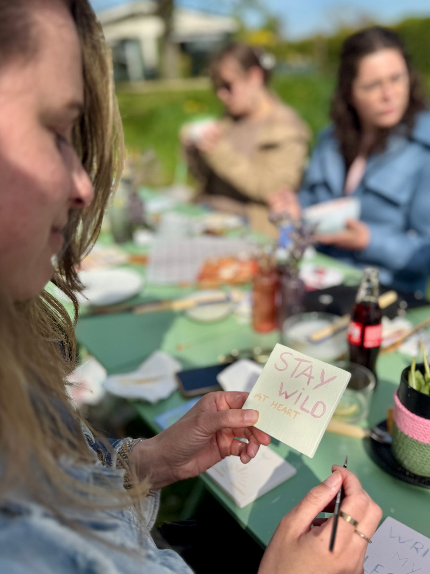 Keramiek workshop - tegeltjes glazuren - bij Op ‘t Eiland - Zondag 7 juni