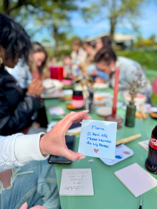Keramiek workshop - tegeltjes glazuren - bij Op ‘t Eiland - Zondag 7 juni